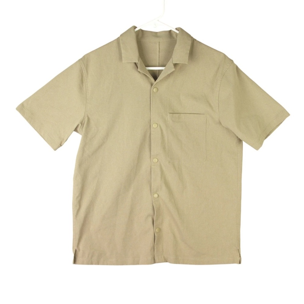 Lululemon Airing Easy Camp Collar Mens Small Tofino Sand Ventlight Snap Button